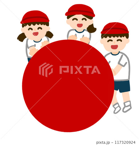 大玉ころがしの男の子と女の子 117320924