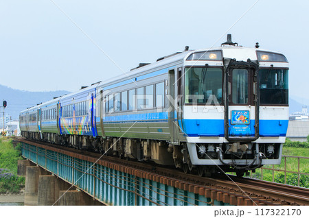 JR四国 特急「うずしお」(キハ185系) JR四国 特急「うずしお」(キハ185系) 117322170