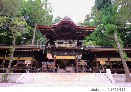 下諏訪町 諏訪大社 下社秋宮 幣拝殿 片拝殿 下諏訪町 諏訪大社 下社秋宮 幣拝殿 片拝殿 117324124