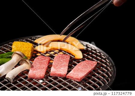 焼肉 炭火焼き 焼肉 炭火焼き 117324779