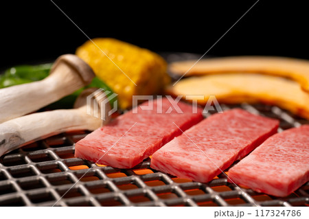 焼肉　炭火焼き　 117324786