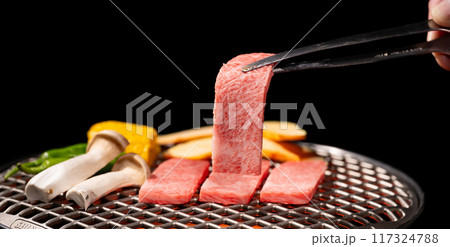 焼肉　炭火焼き　 117324788