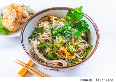 ぶっかけ蕎麦 117325328