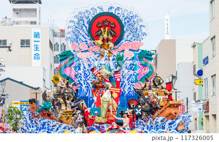 「青森県」豪華絢爛な山車の競演　八戸三社大祭・夏 117326005