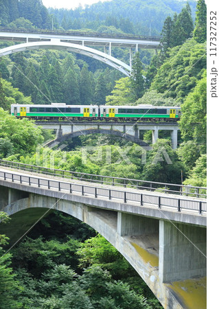 宮下アーチ三(兄)弟 117327252