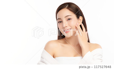 Beautiful young asian woman with clean fresh skin on white background, Face care, Facial treatment, Cosmetology, beauty and spa, Asian women portrait. 117327648