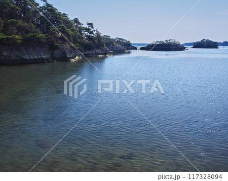 早春の宮城県　天然の桟橋　利府の馬の背からの眺め 117328094
