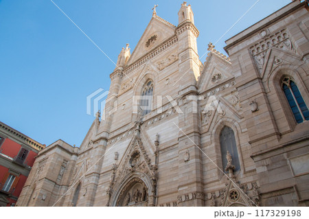 イタリアのナポリの街並み 117329198