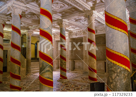 イタリアのナポリの街並み イタリアのナポリの街並み 117329233