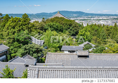 東大寺二月堂より眺める奈良市街 117337081