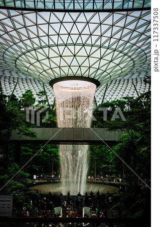 シンガポール　チャンギ空港の風景 117337508