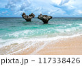 沖縄・古宇利島のハートロック（ハート岩） 117338426