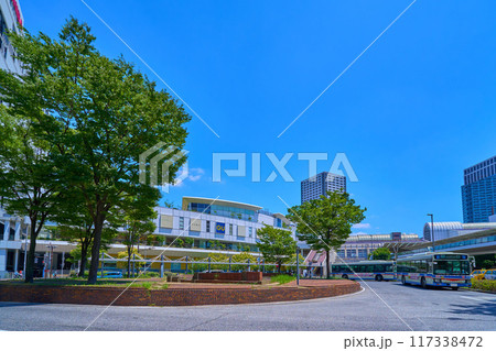 神奈川県川崎市の川崎駅西口駅前広場からラゾーナ川崎プラザ方面 117338472