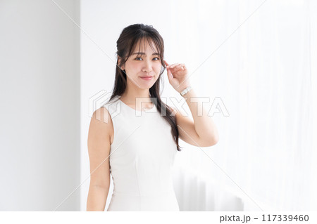 笑顔の女性 ビジネス 笑顔の女性 ビジネス 117339460