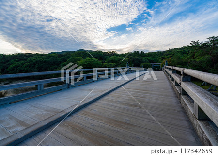 伊勢神宮・内宮の宇治橋 伊勢神宮・内宮の宇治橋 117342659