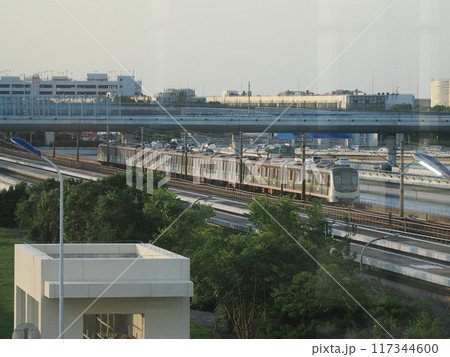 上海浦東国際空港に発着する地下鉄車両 上海市浦東新区 中華人民共和国 China 上海浦東国際空港に発着する地下鉄車両 上海市浦東新区 中華人民共和国 China 117344600