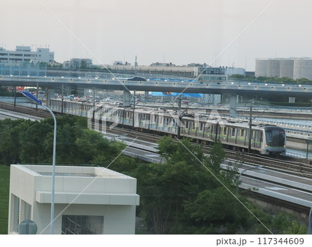 上海浦東国際空港に発着する地下鉄車両 上海市浦東新区 中華人民共和国 China 上海浦東国際空港に発着する地下鉄車両 上海市浦東新区 中華人民共和国 China 117344609