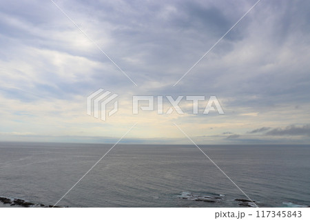 曇り空 海 曇り空 海 117345843