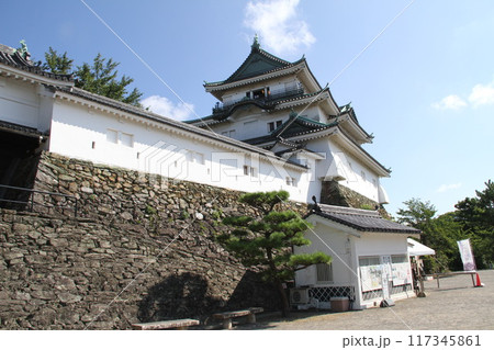 和歌山城の爽やかな夏の朝 和歌山城の爽やかな夏の朝 117345861