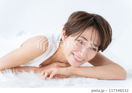 ミドル女性の美容・スキンケア 117346532