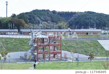 巨大津波により破壊した防災対策庁舎と志津川駅などの震災遺構 117346895