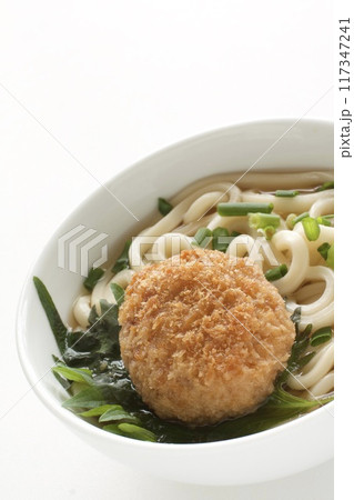 美味しいコロッケうどん 117347241