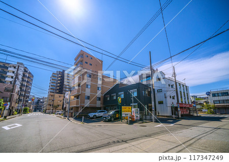 日本の千葉都市景観 千葉市中央区長洲の本千葉駅前などを望む＝令和6年8月12日 117347249