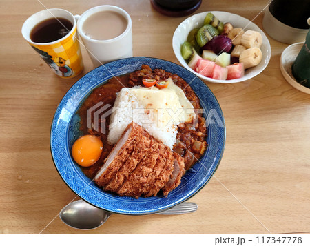 美味しそうなカレーライス(カツカレー,豚カツ,揚げ物) 美味しそうなカレーライス(カツカレー,豚カツ,揚げ物) 117347778