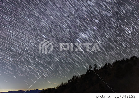 朝霧高原・毛無山から見る星空 朝霧高原・毛無山から見る星空 117348155