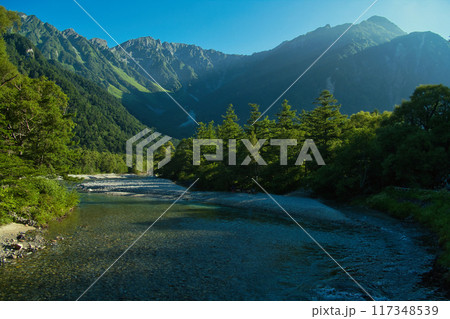上高地河童橋から見た穂高連峰 117348539