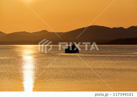 宍道湖の夕日 117349181