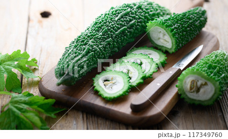 夏野菜 ゴーヤ （にがうり）カットイメージ 117349760