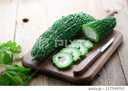 夏野菜 ゴーヤ （にがうり）カットイメージ 117349761