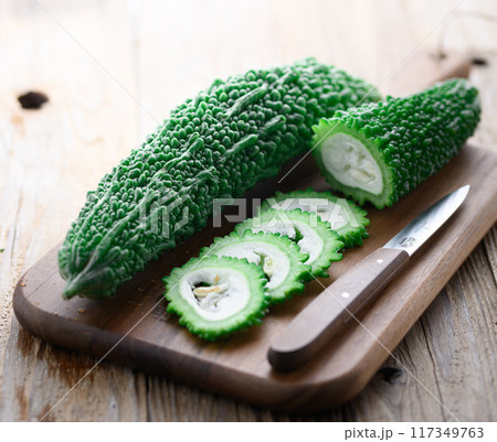 夏野菜 ゴーヤ （にがうり）カットイメージ 117349763