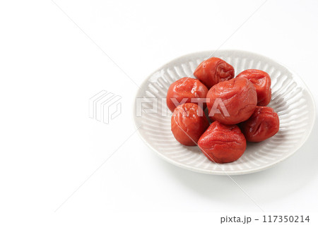 梅干し(紫蘇漬け) 117350214