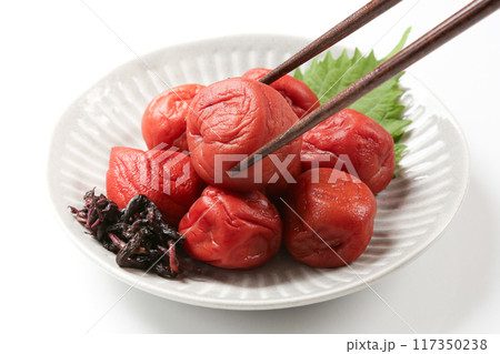梅干し(紫蘇漬け) 117350238