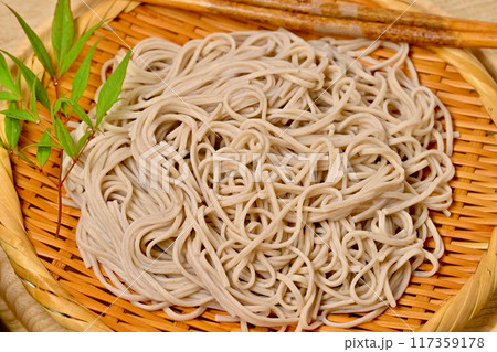 そば，蕎麦、ソバ、ざる蕎麦、冷たい、夏料理、日本料理。 117359178