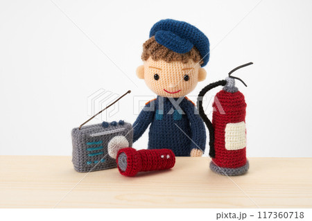 あみぐるみ人形　防災・救命 117360718