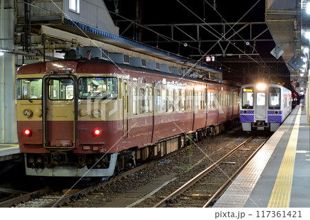 えちごトキめき鉄道413系夜行急行電車 えちごトキめき鉄道413系夜行急行電車 117361421