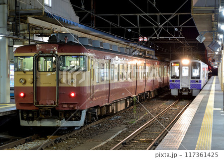 えちごトキめき鉄道413系夜行急行電車 117361425