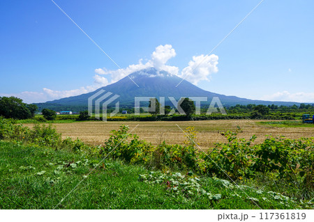八幡駐車場から見る羊蹄山(2024年8月) 八幡駐車場から見る羊蹄山(2024年8月) 117361819