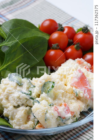 ポテトサラダ 117362575