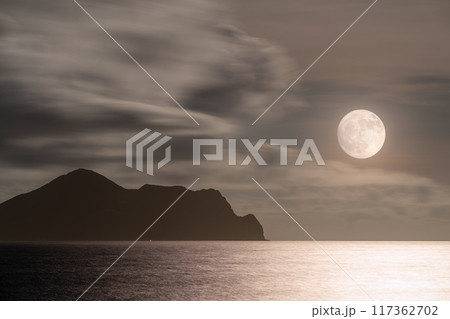 Turtle Island under the moonlight. 117362702