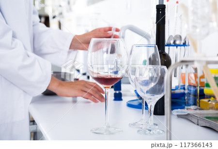 organoleptic characteristic for wine in laboratory of wunery of spain organoleptic characteristic for wine in laboratory of wunery of spain 117366143