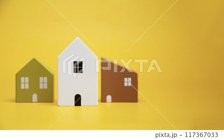 Wooden house model, investment idea real estate long term profits 117367033