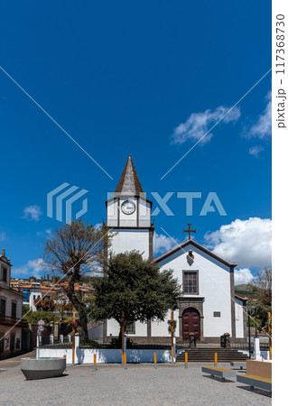 Street views in the old town of Calheta on the island of Madeira 117368730