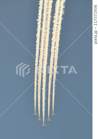 航空自衛隊のブルーインパルス 117371936