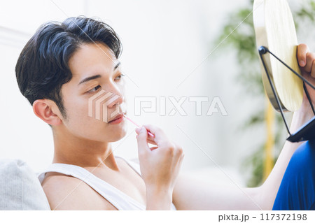 若い男性のメイクイメージ 若い男性のメイクイメージ 117372198