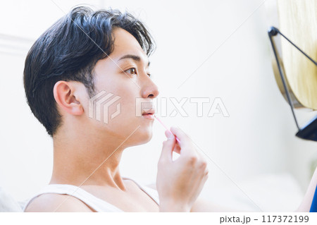 若い男性のメイクイメージ 若い男性のメイクイメージ 117372199