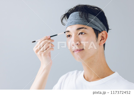 メンズメイクイメージ 117372452